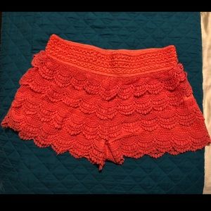 LACE SCALLOP SHORTS